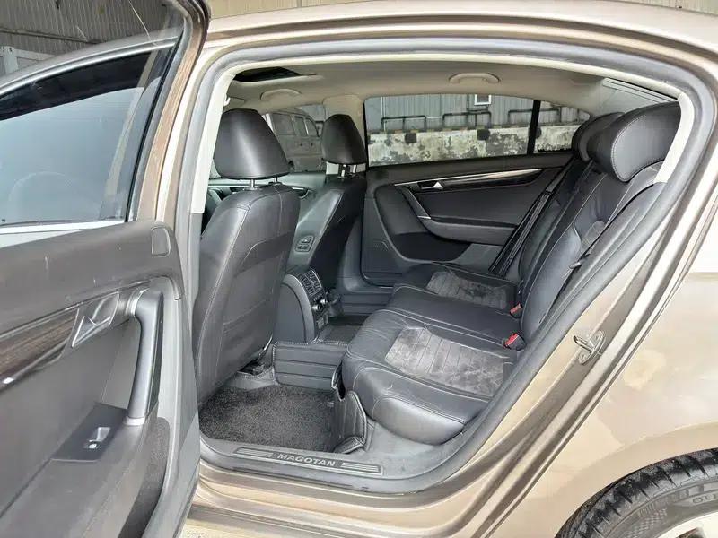 2013 Volkswagen Passat 2.0TSI Premium — миниатюра 10