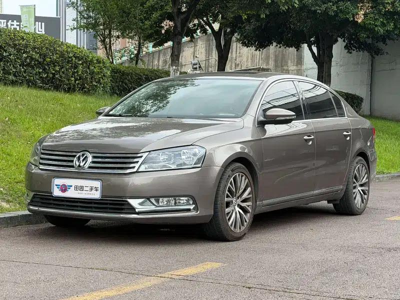 2015 Volkswagen Passat 1.8TSI Leading Edition — миниатюра 1