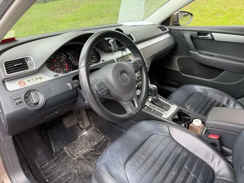 2015 Volkswagen Passat 1.8TSI Leading Edition — миниатюра 11
