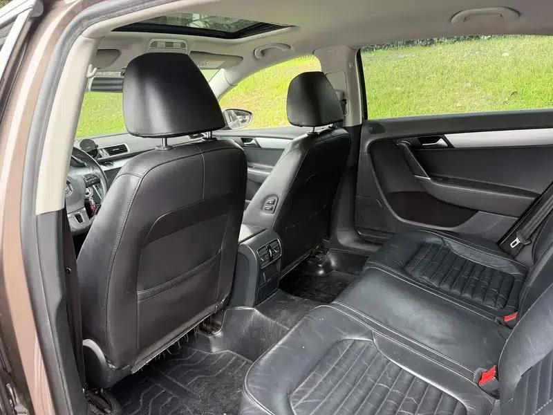2015 Volkswagen Passat 1.8TSI Leading Edition — миниатюра 13
