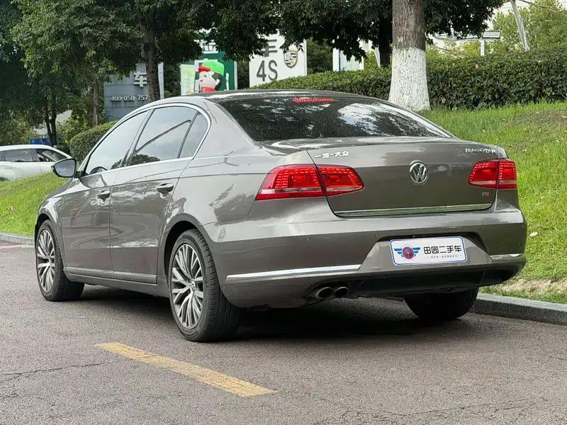 2015 Volkswagen Passat 1.8TSI Leading Edition — миниатюра 4