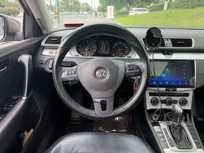 2015 Volkswagen Passat 1.8TSI Leading Edition — миниатюра 9