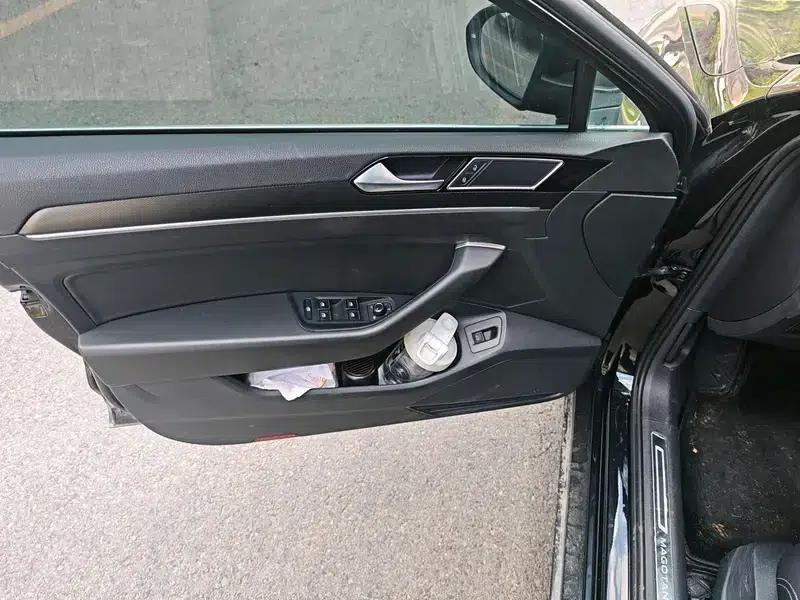 2020 Volkswagen Passat 330TSI DSG Luxury — миниатюра 16