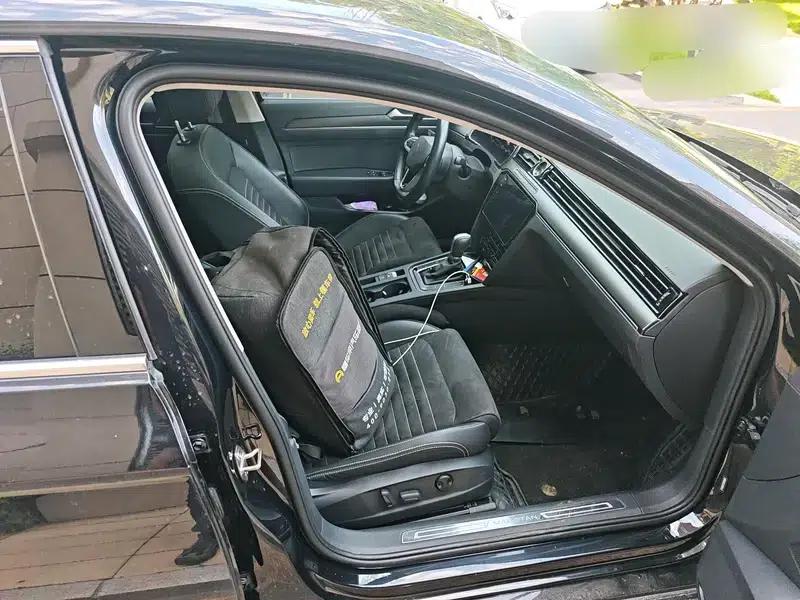 2020 Volkswagen Passat 330TSI DSG Luxury — миниатюра 8