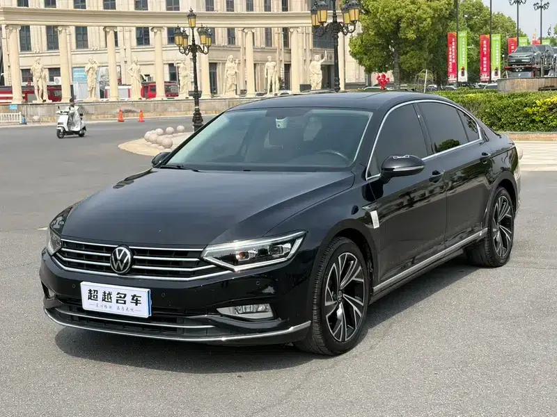 Volkswagen Passat 2021 330TSI DSG 30th Anniversary Edition — миниатюра 1