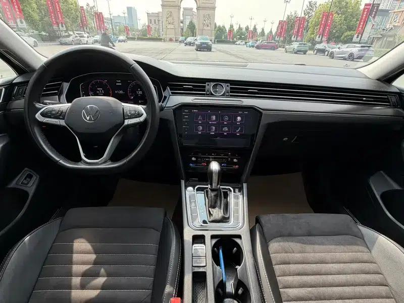 Volkswagen Passat 2021 330TSI DSG 30th Anniversary Edition — миниатюра 13
