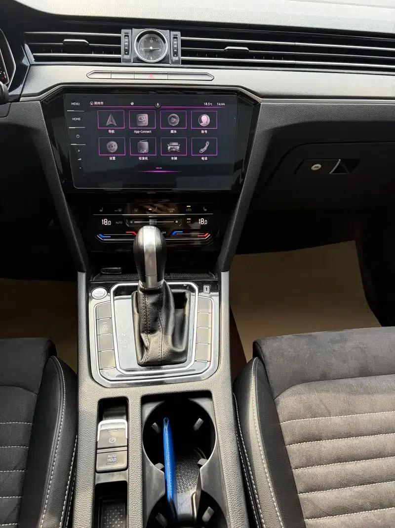 Volkswagen Passat 2021 330TSI DSG 30th Anniversary Edition — миниатюра 14