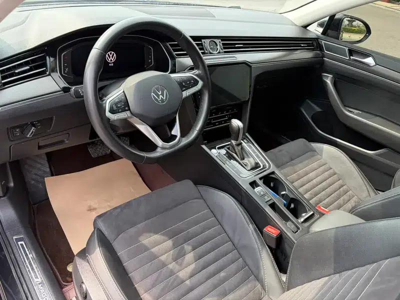 Volkswagen Passat 2021 330TSI DSG 30th Anniversary Edition — миниатюра 15