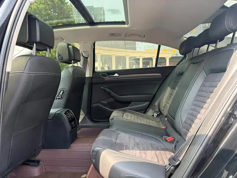 Volkswagen Passat 2021 330TSI DSG 30th Anniversary Edition — миниатюра 17