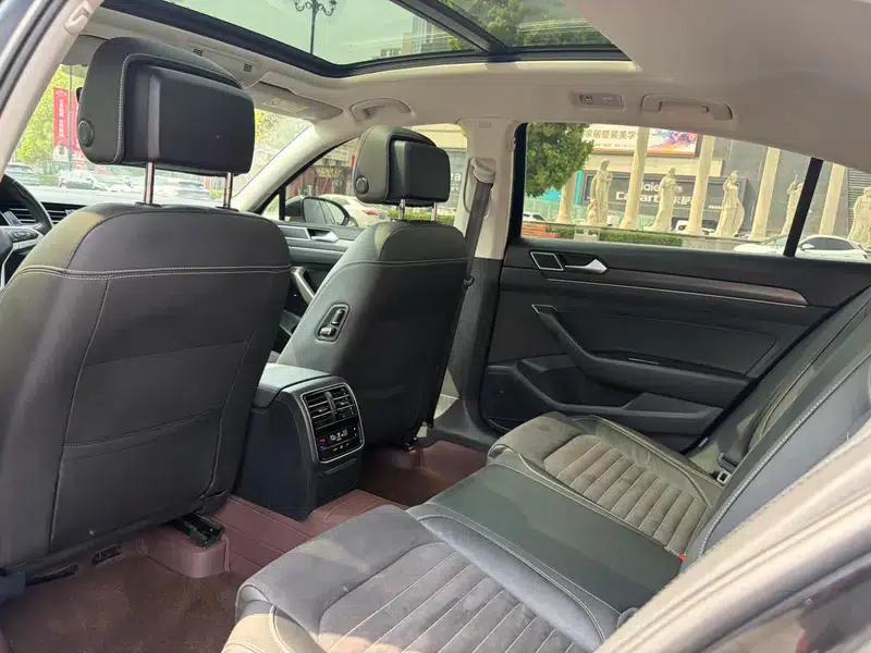 Volkswagen Passat 2021 330TSI DSG 30th Anniversary Edition — миниатюра 18