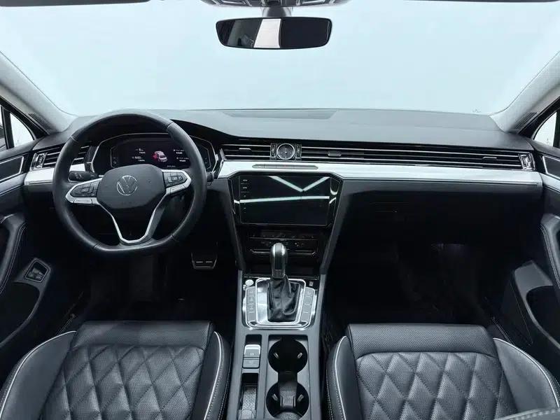 2022 Volkswagen Magotan PHEV Luxury Edition — миниатюра 13