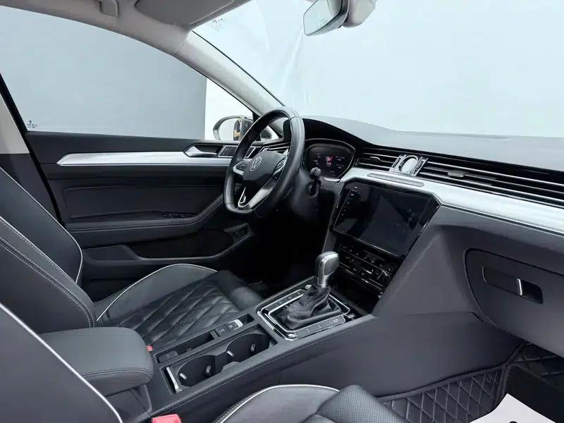 2022 Volkswagen Magotan PHEV Luxury Edition — миниатюра 10
