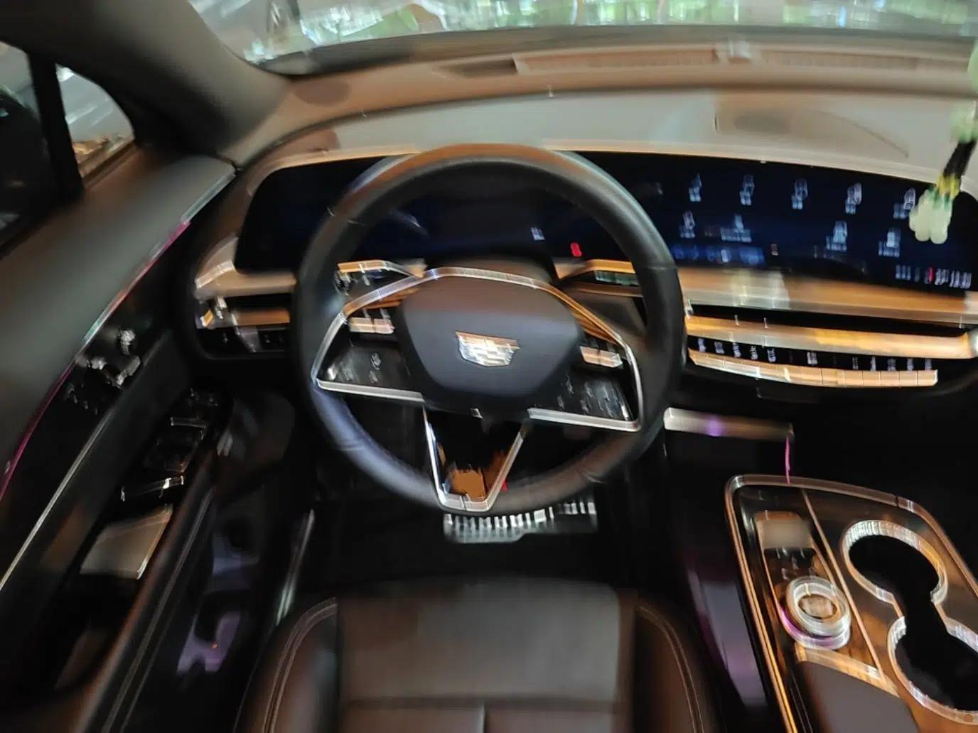 Cadillac LYRIQ 2022 Rear-Drive Long-Range Luxury Edition — миниатюра 13