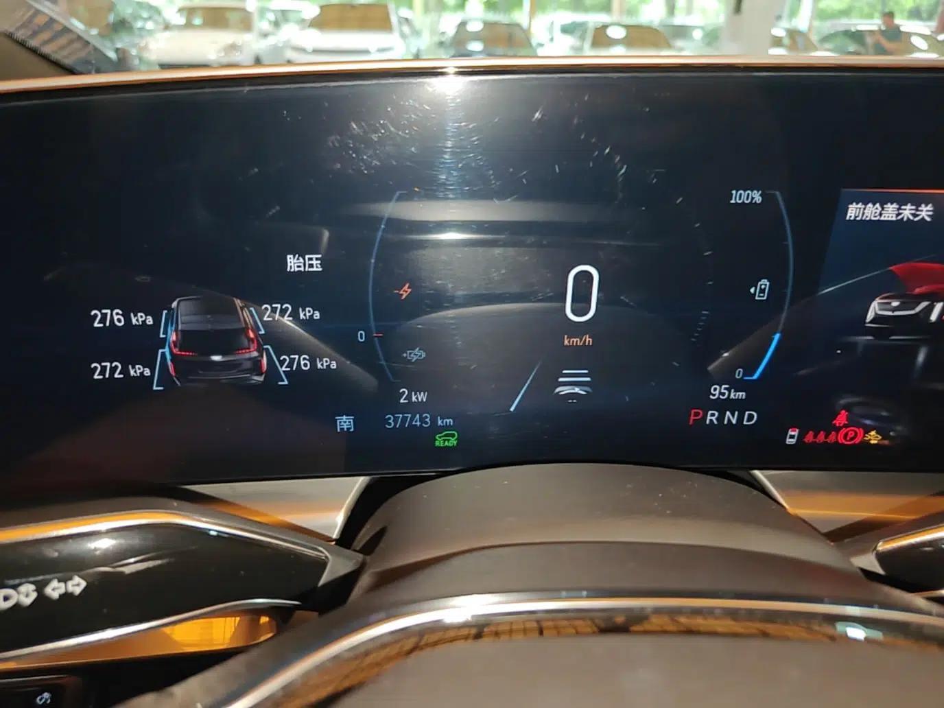 Cadillac LYRIQ 2022 Rear-Drive Long-Range Luxury Edition — миниатюра 14