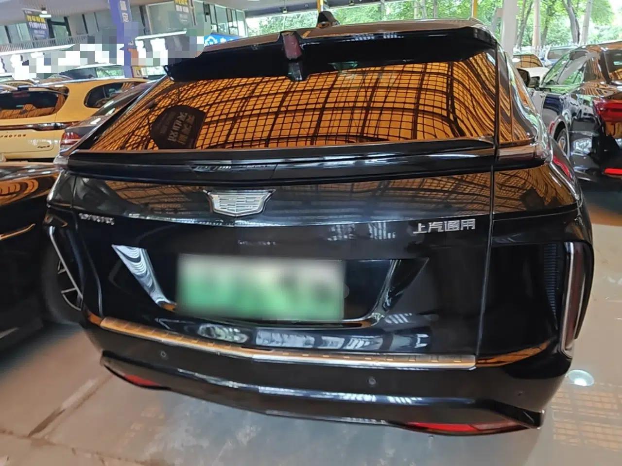 Cadillac LYRIQ 2022 Rear-Drive Long-Range Luxury Edition — миниатюра 5
