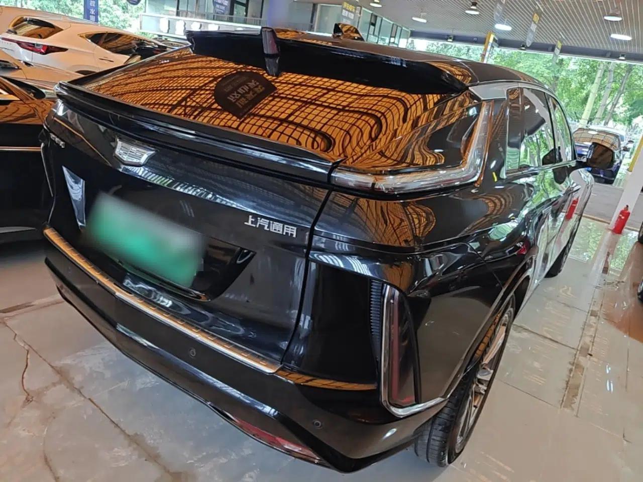 Cadillac LYRIQ 2022 Rear-Drive Long-Range Luxury Edition — миниатюра 6