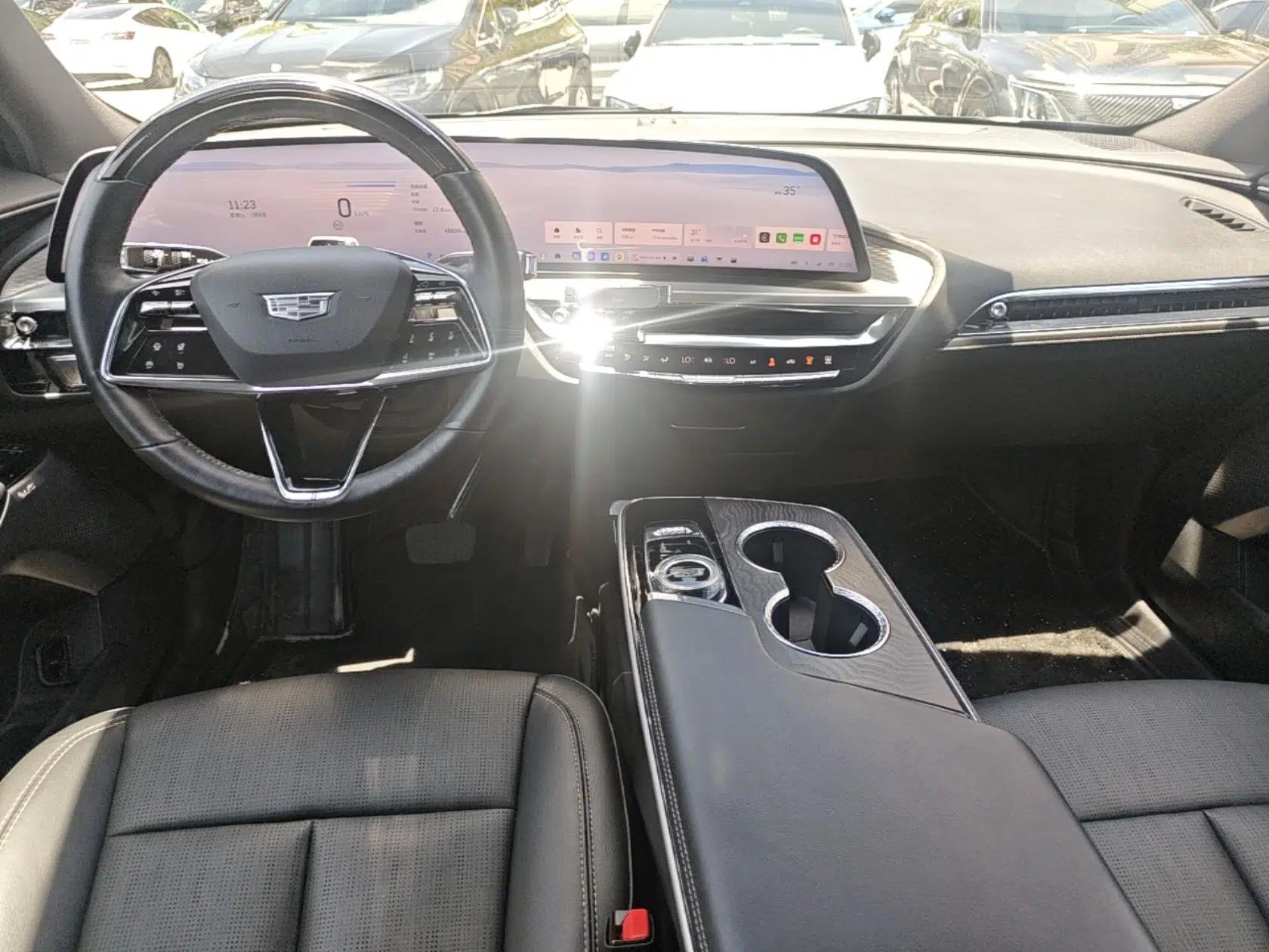 Cadillac LYRIQ 2022 Rear-Drive Long-Range Luxury Edition — миниатюра 12