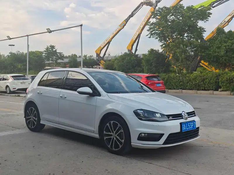 2017 Golf 280TSI Automatic R-Line Millionth Unit Edition — миниатюра 3