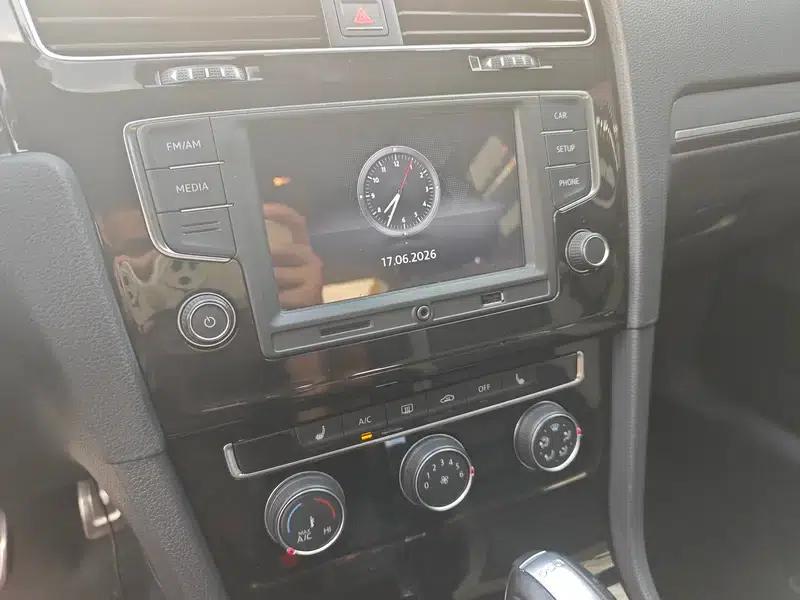 2017 Golf 280TSI Automatic R-Line Millionth Unit Edition — миниатюра 9