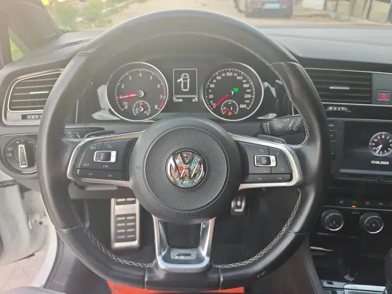 2017 Golf 280TSI Automatic R-Line Millionth Unit Edition — миниатюра 10