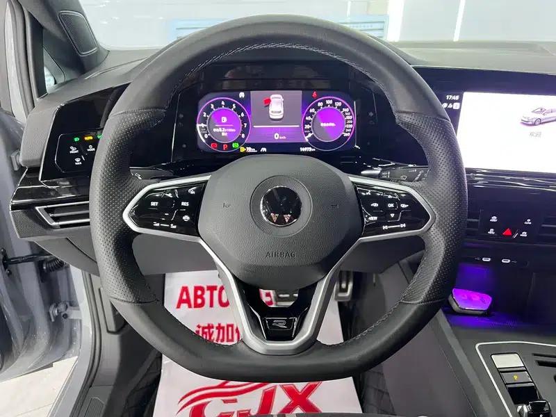 2023 Golf 280TSI DSG R-Line Lite — миниатюра 16