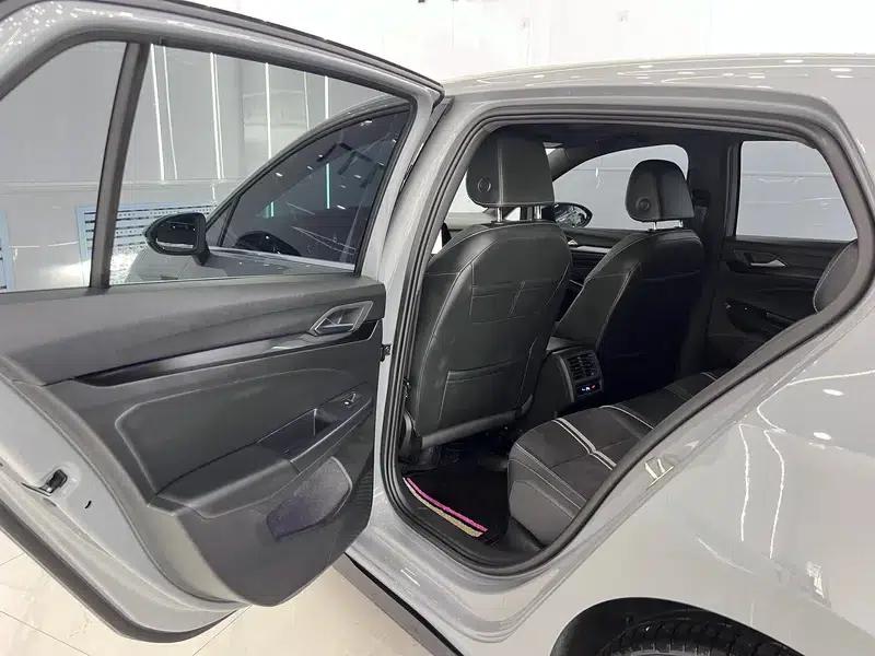 2023 Golf 280TSI DSG R-Line Lite — миниатюра 17