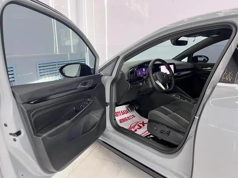 2023 Golf 280TSI DSG R-Line Lite — миниатюра 21