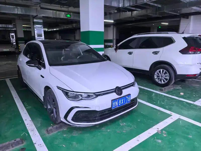 2023 Golf 280TSI DSG R-Line Lite — миниатюра 3