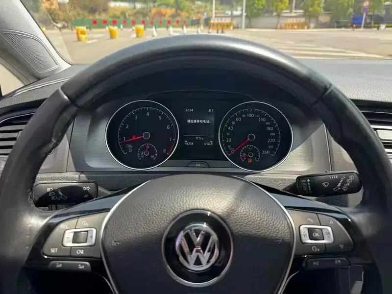 2016 Golf 230TSI Automatic Comfort — миниатюра 11