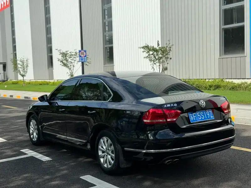 2014 Passat 1.8TSI DSG Premium Edition — миниатюра 5