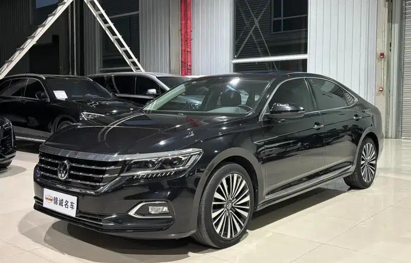 2021 Passat 330TSI Luxury Edition — миниатюра 1