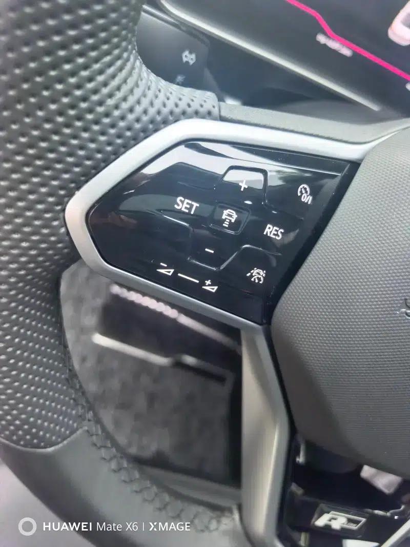 2024 Volkswagen Passat Outstanding Edition 380TSI Starry Sky Dragon Edition — миниатюра 11