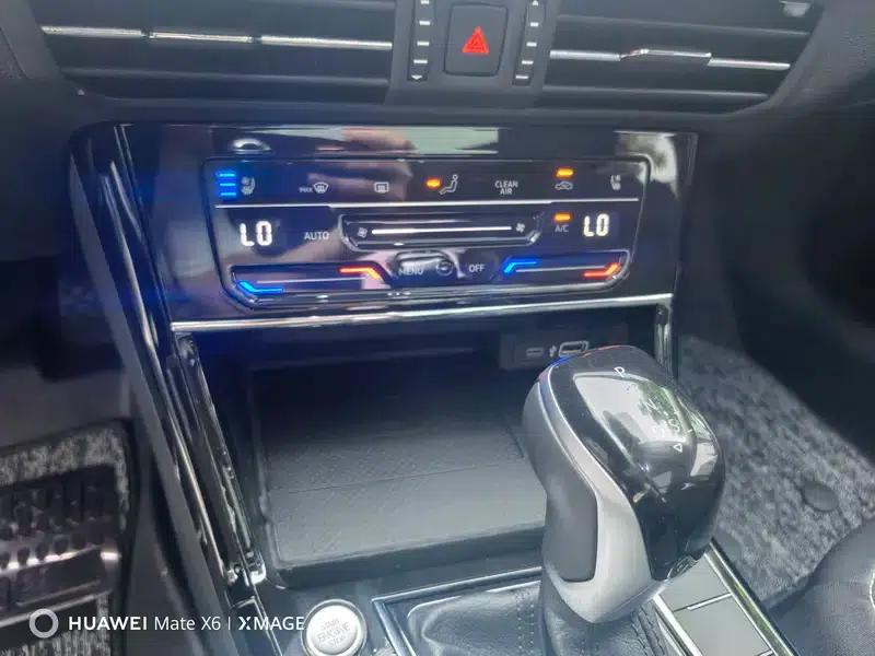 2024 Volkswagen Passat Outstanding Edition 380TSI Starry Sky Dragon Edition — миниатюра 14