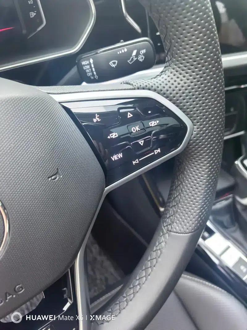 2024 Volkswagen Passat Outstanding Edition 380TSI Starry Sky Dragon Edition — миниатюра 9