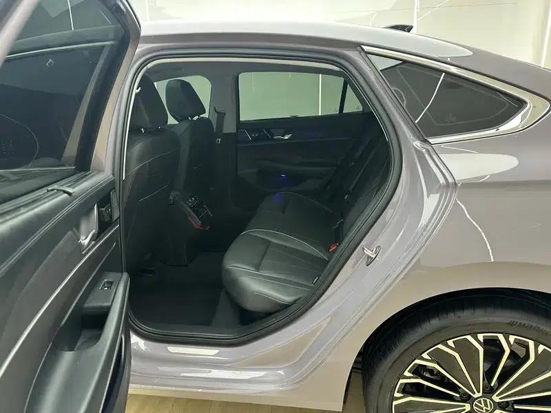 2025 Passat Pro 380TSI Dragon Edition — миниатюра 18