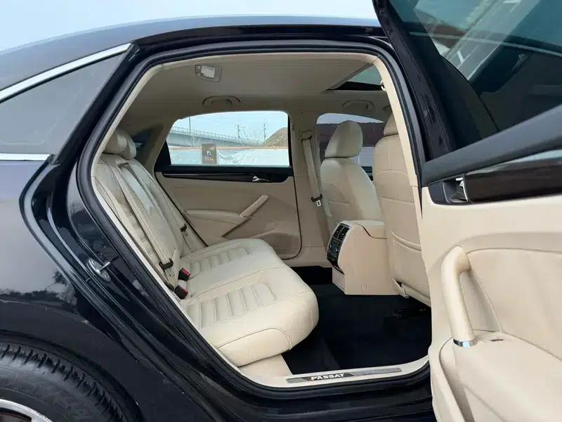 2013 Passat 1.8TSI DSG Royal Edition — миниатюра 24