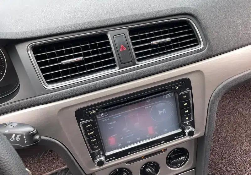 2013 Volkswagen Lavida Facelift 1.4TSI DSG Comfort Edition — миниатюра 8