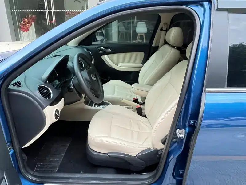 2011 Volkswagen Lavida 1.6L Automatic Premium Edition — миниатюра 9
