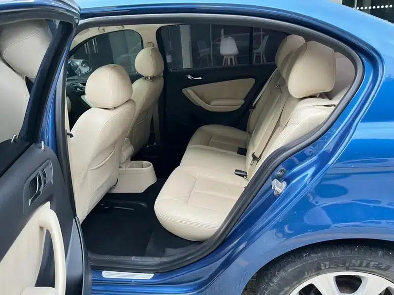 2011 Volkswagen Lavida 1.6L Automatic Premium Edition — миниатюра 10