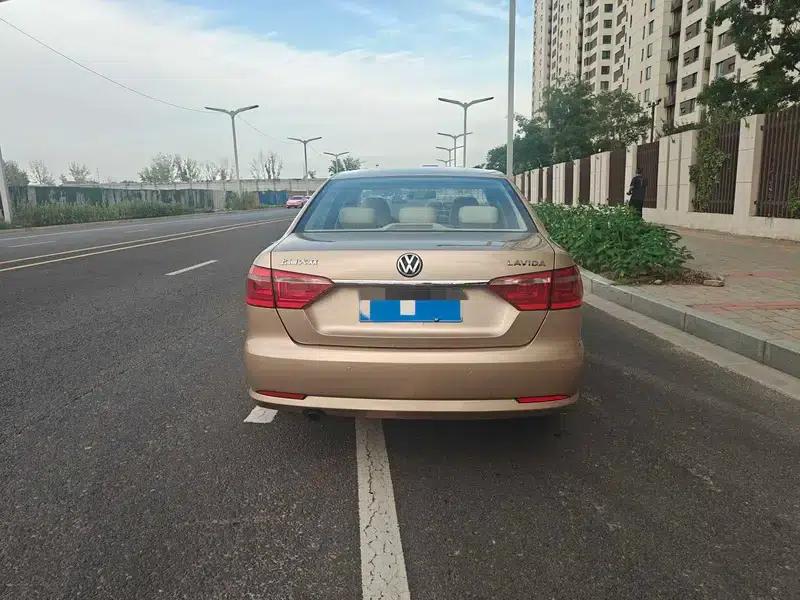 2013 Volkswagen Lavida 1.4TSI Manual Comfort Edition — миниатюра 5