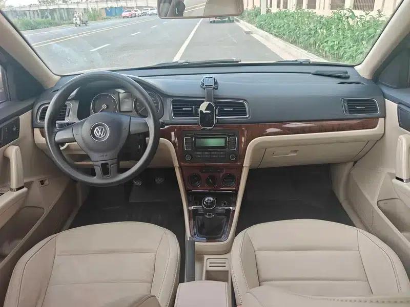 2013 Volkswagen Lavida 1.4TSI Manual Comfort Edition — миниатюра 8