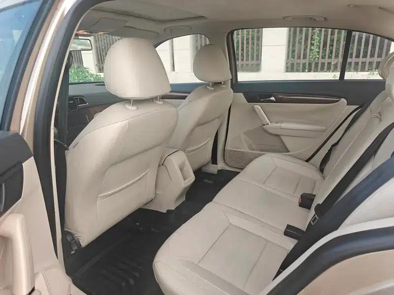2013 Volkswagen Lavida 1.4TSI Manual Comfort Edition — миниатюра 10