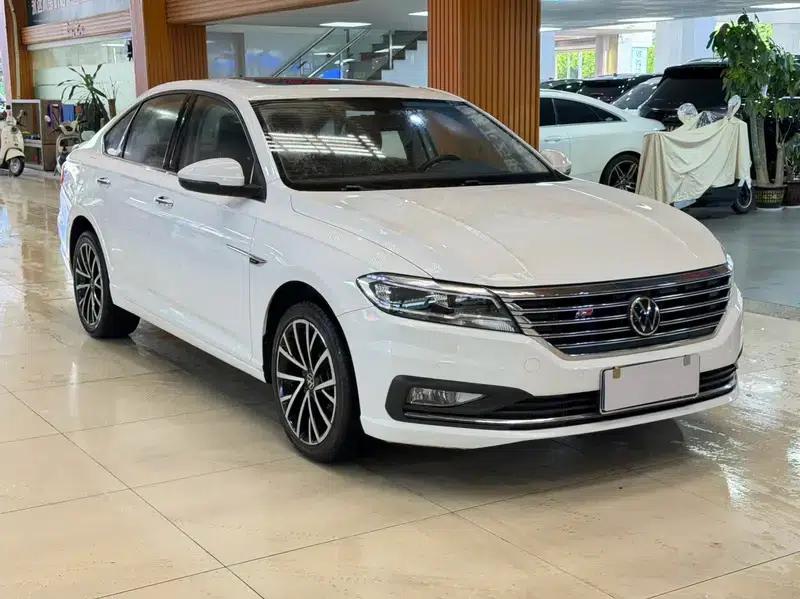 2021 Volkswagen Lavida 280TSI DSG Luxury Edition — миниатюра 3