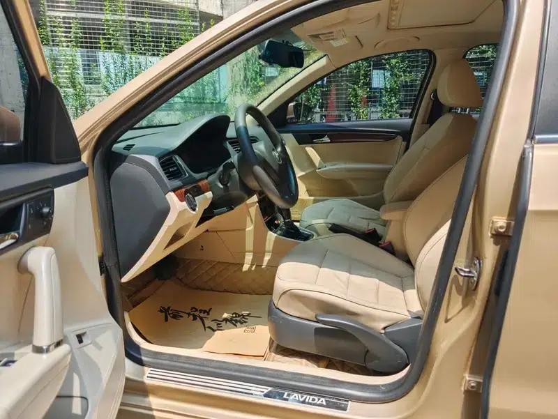 2013 Volkswagen Lavida 1.6L Automatic Comfort Edition — миниатюра 10