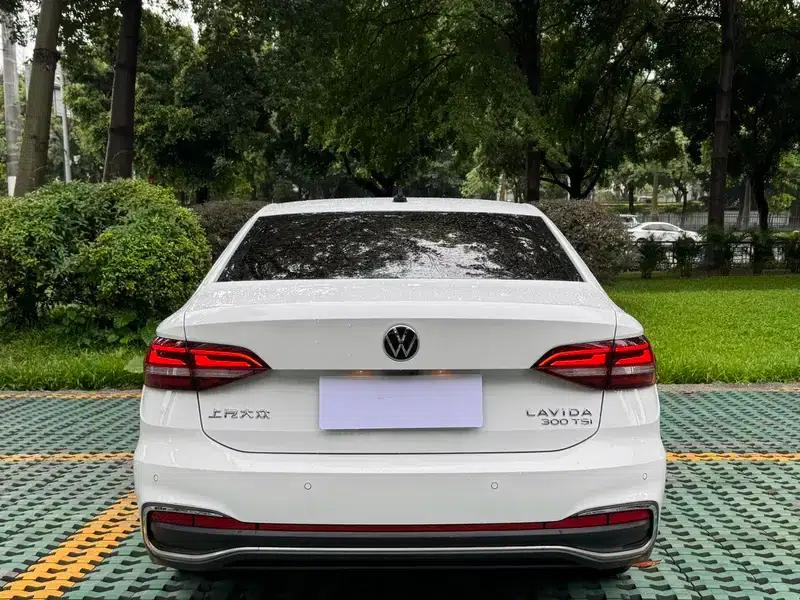 2024 Volkswagen Lavida 300TSI DSG Full Comfort Edition — миниатюра 5