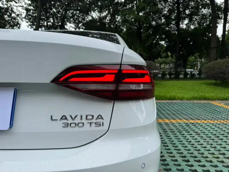 2024 Volkswagen Lavida 300TSI DSG Full Comfort Edition — миниатюра 9