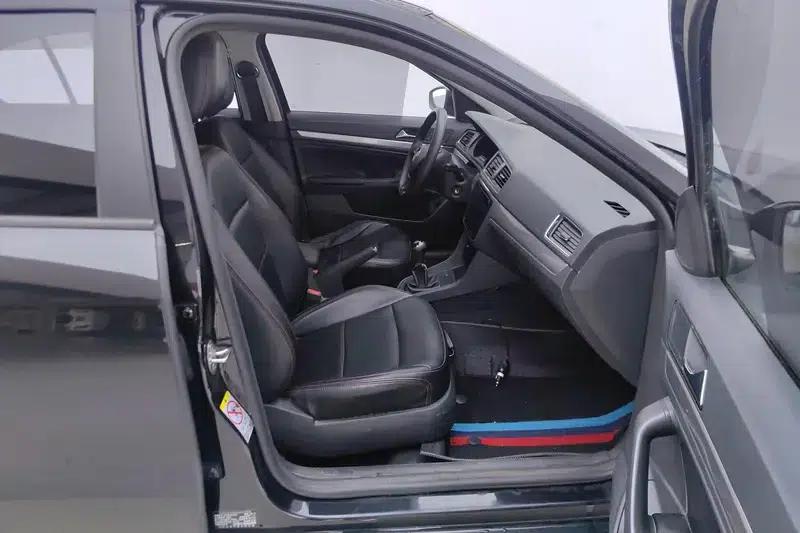2017 Volkswagen Lavida 1.6L Manual Fashion Edition — миниатюра 15