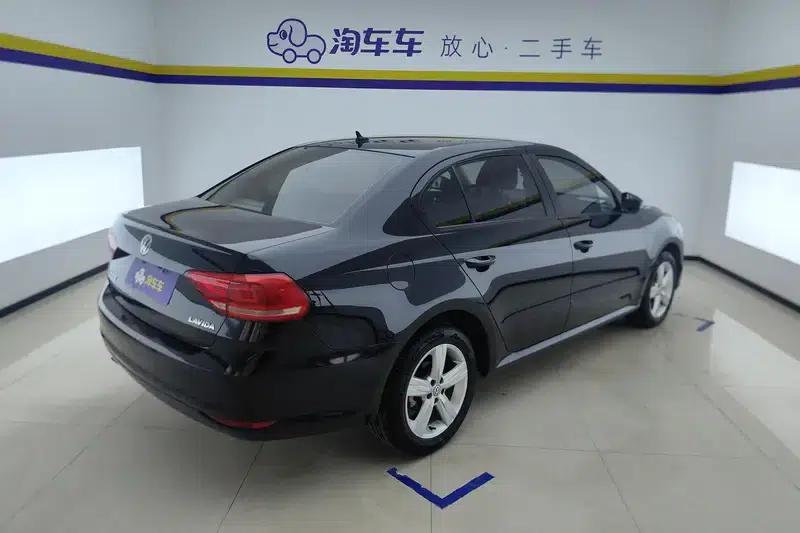 2017 Volkswagen Lavida 1.6L Manual Fashion Edition — миниатюра 3