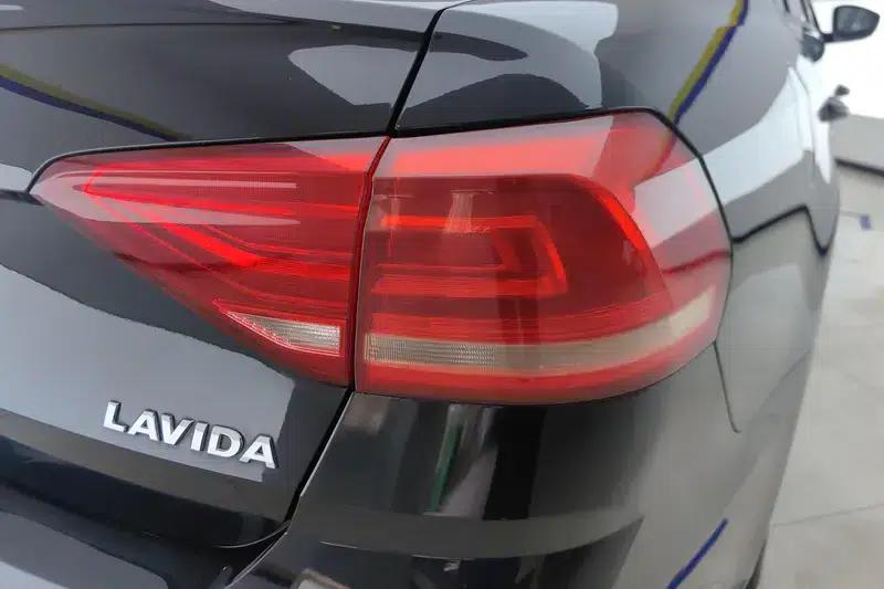 2017 Volkswagen Lavida 1.6L Manual Fashion Edition — миниатюра 5