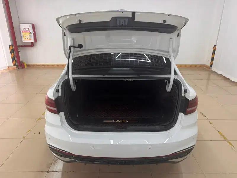 2023 Volkswagen Lavida 300TSI DSG Starry Sky Edition — миниатюра 20